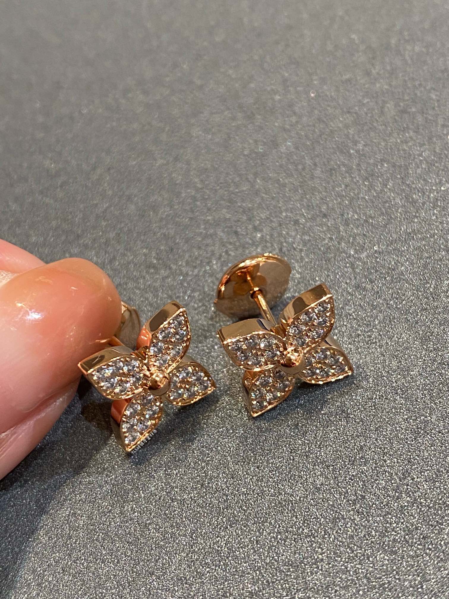 STAR EARRINGS PINK GOLD DIAMOND