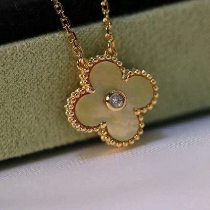 Clover Necklace Gold Diamond