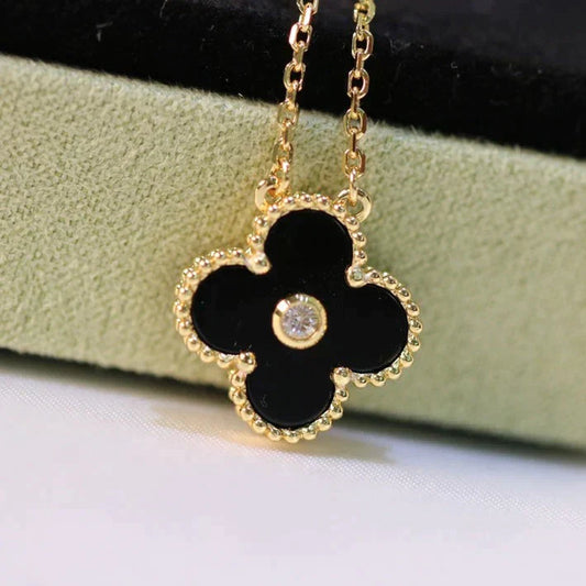 CLOVER NECKLACE GOLD DIAMOND ONYX