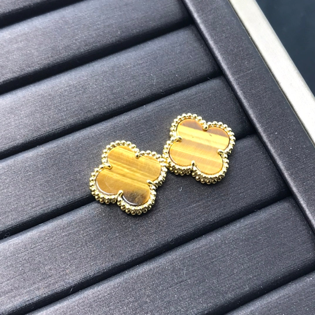 CLOVER STUD EARRINGS