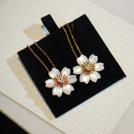 WHITE ROSE PENDANT NECKLACE