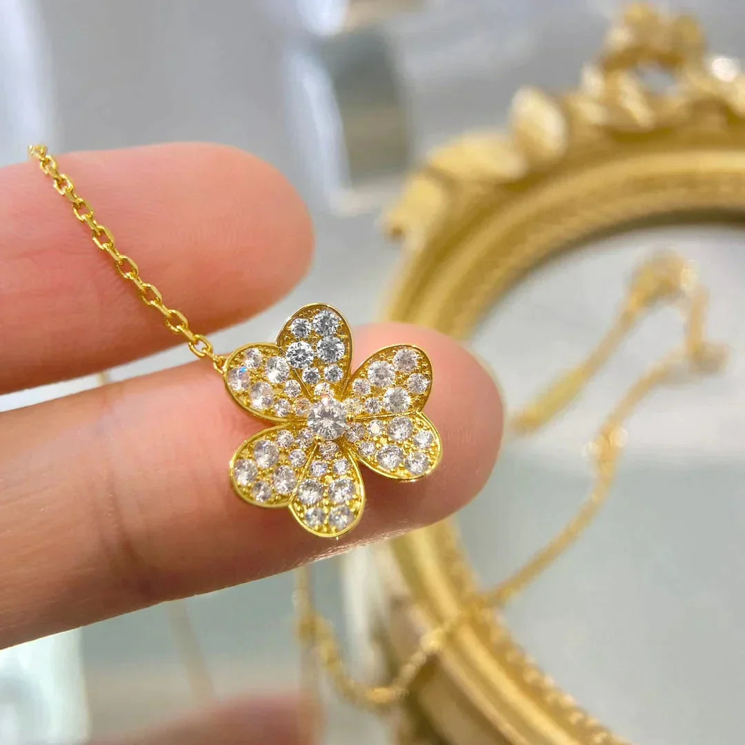 FLOWER DIAMOND NECKLACE