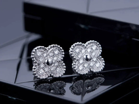 CLOVER SILVER DIAMOND STUD EARRINGS