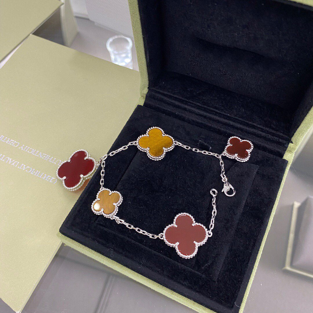 CLOVER 5 MOTIFS SILVER CARNELIAN TIGER EYE BRACELET