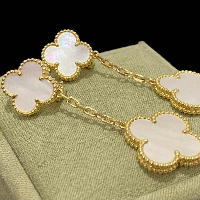 CLOVER WHITE MOP EARRINGS 2 MOTIFS