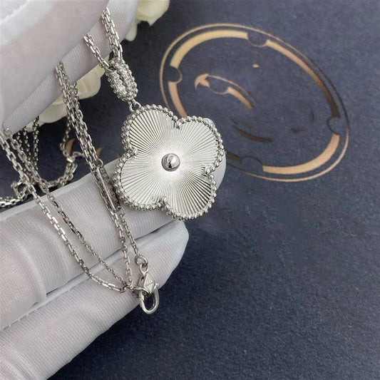 CLOVER SILVER BIG CLOVER NECKLACE